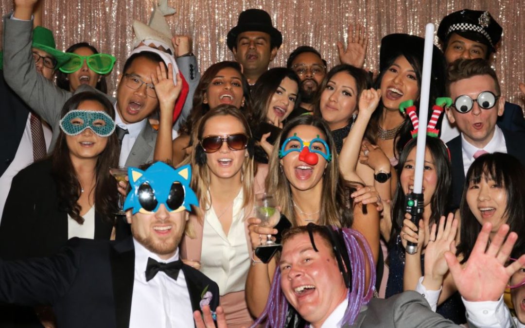 Sparkle Your Club with Toronto Photo Booth Rental