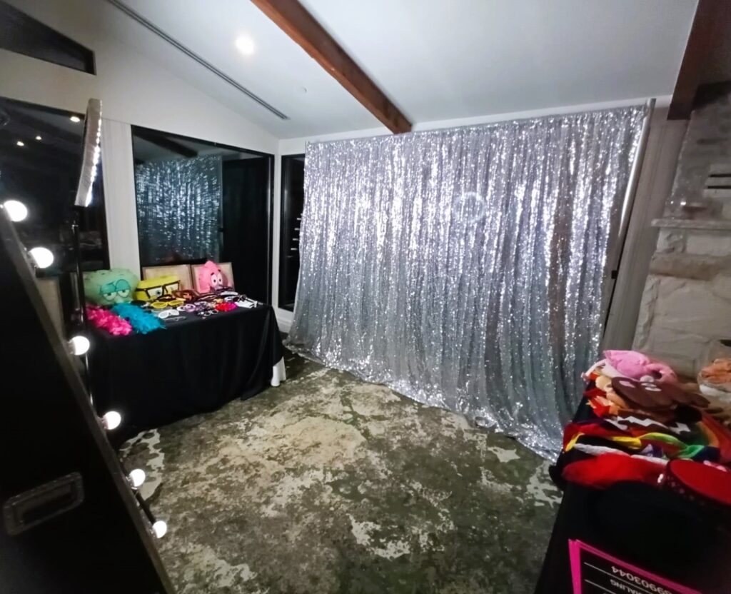 Port Stanley Mirror Photo Booth Selfie Booth