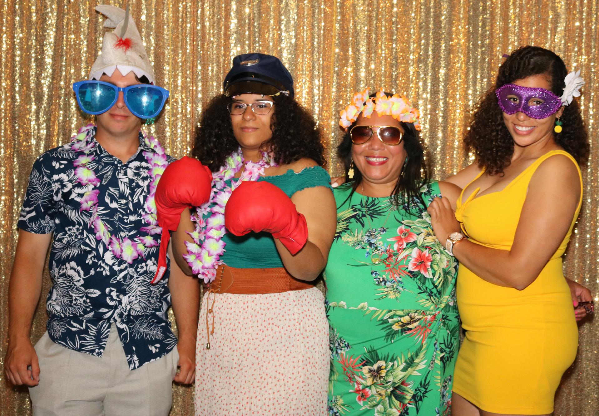 Niagara Falls Mirror Photo Booth Selfie Booth